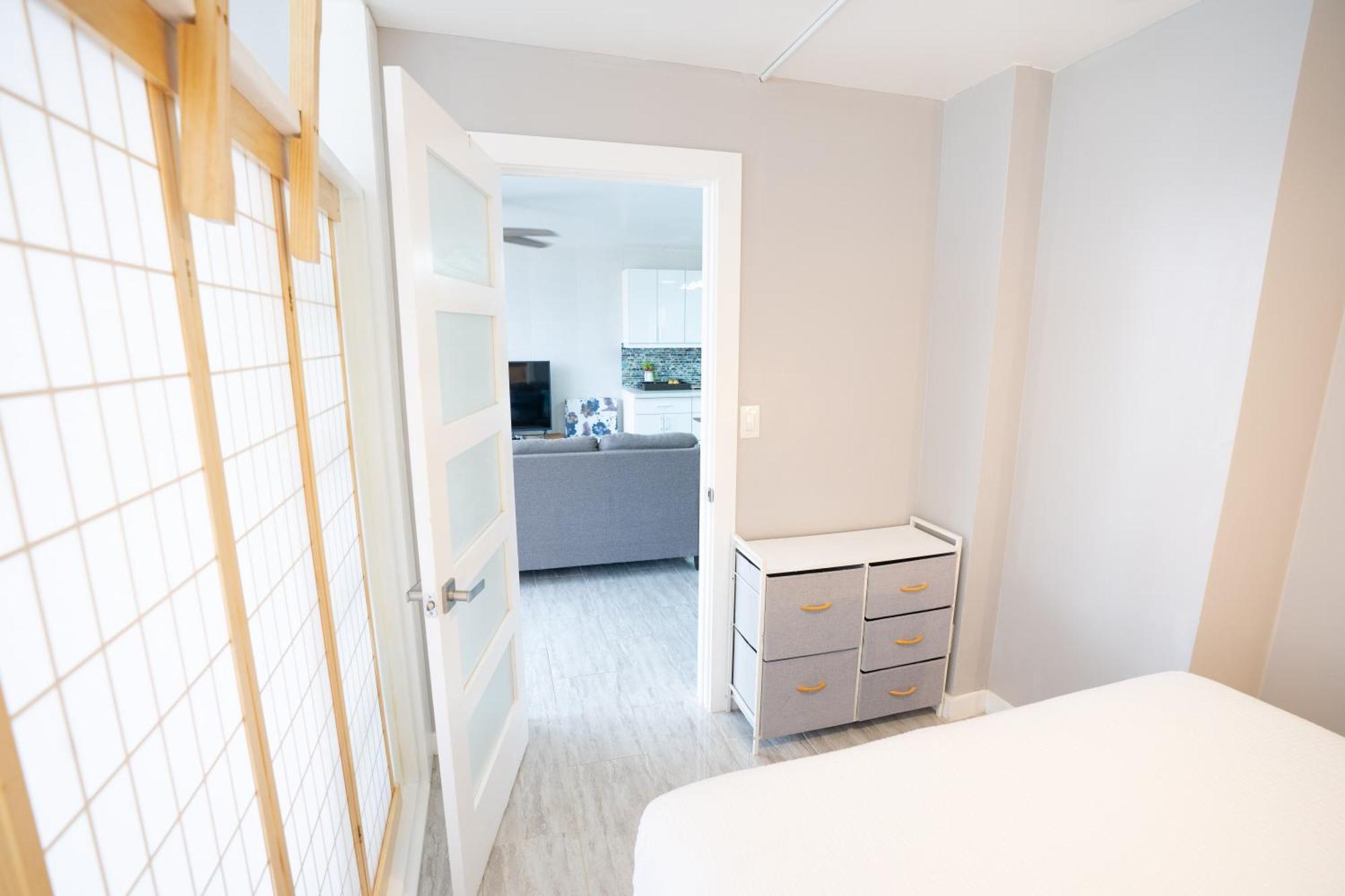 Apartamento Sunrise Serenity On The 30th Floor - Modern Waikiki Escape With Views And Free Parking *