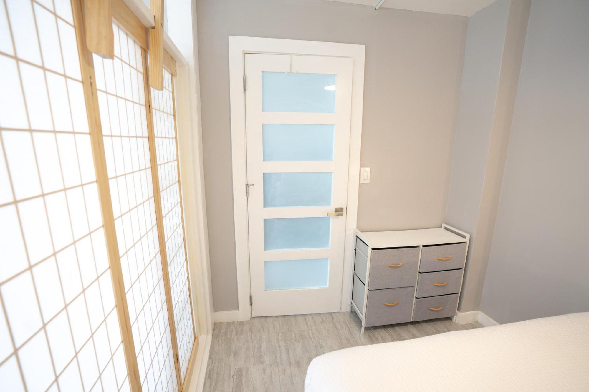 Sunrise Serenity On The 30th Floor - Modern Waikiki Escape With Views And Free Parking * Honolulu