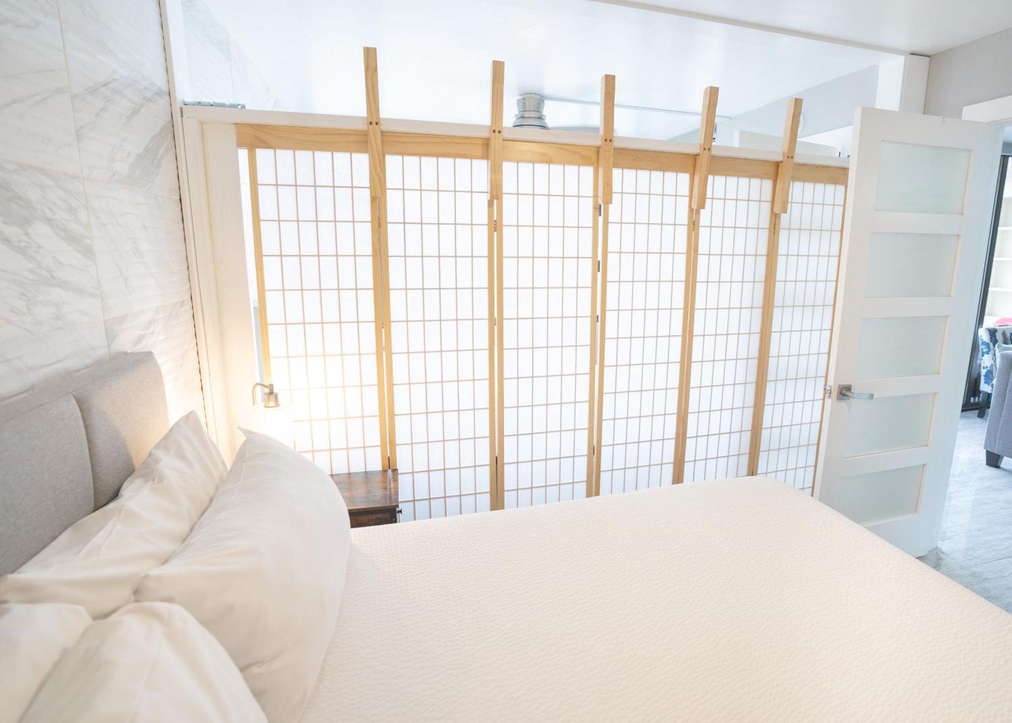 Sunrise Serenity On The 30th Floor - Modern Waikiki Escape With Views And Free Parking